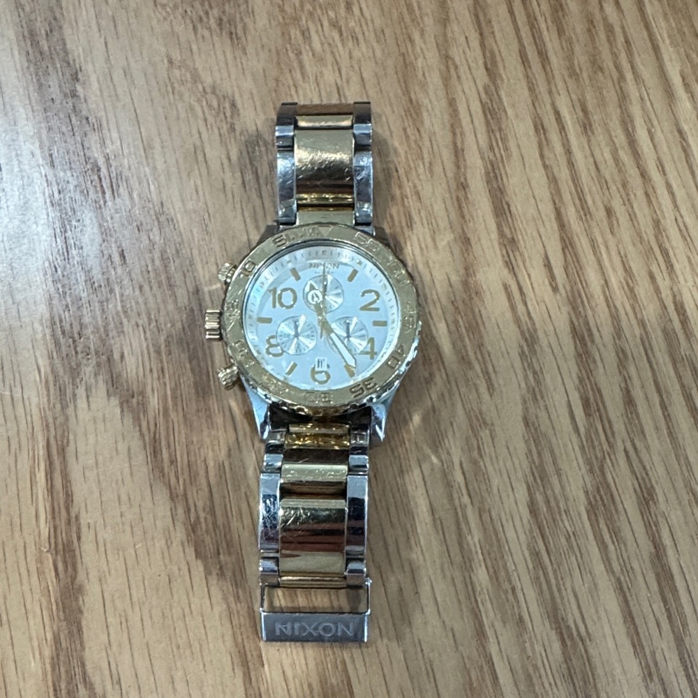 Nixon 42-20